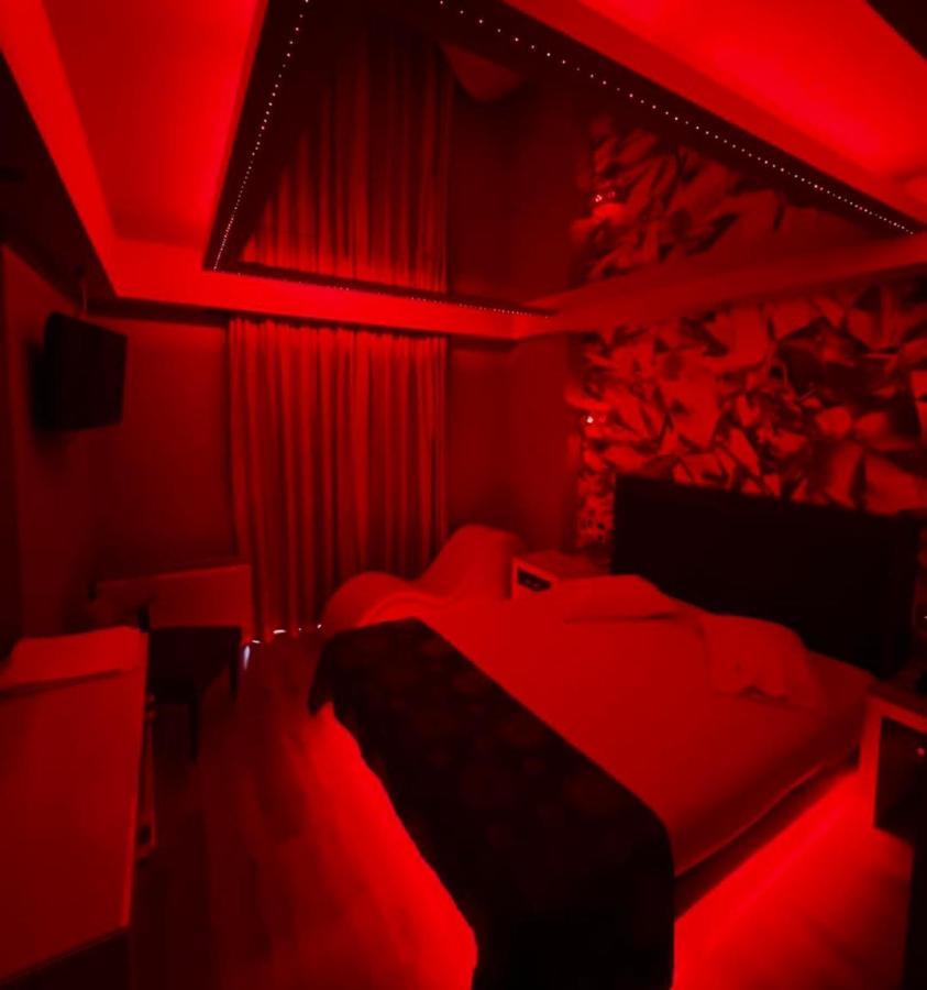 Hotel Prive Skaramangas Екстер'єр фото